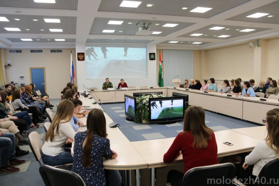О поисковом движении в Калужской области узнали студенты губернаторских групп