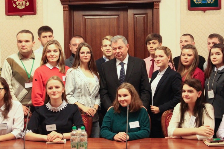 Стартовал ежегодный цикл встреч молодежи Калужской области с руководителями органов государственной власти региона