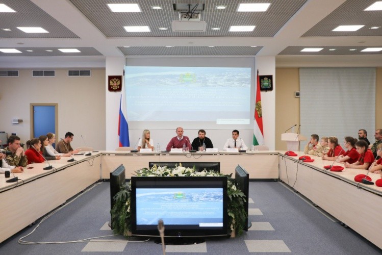 Пути развития добровольчества обсудили в Доме Правительства