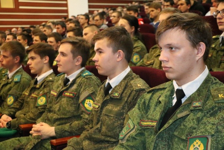 Молодежь региона познакомилась с армейской жизнью