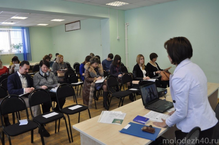 Прошел круглый стол на тему «Организация работы по реализации Закона о молодом специалисте в Калужской области в 2016 году»