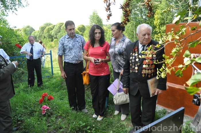 Открытие мемориальной плиты в память о майоре П. В. Кулешове.
