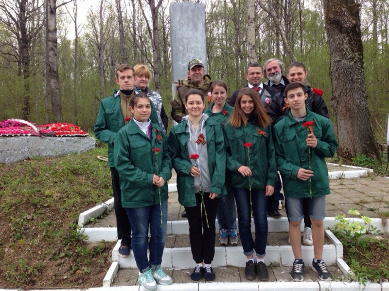 Молодежь почтила память Подольских курсантов.