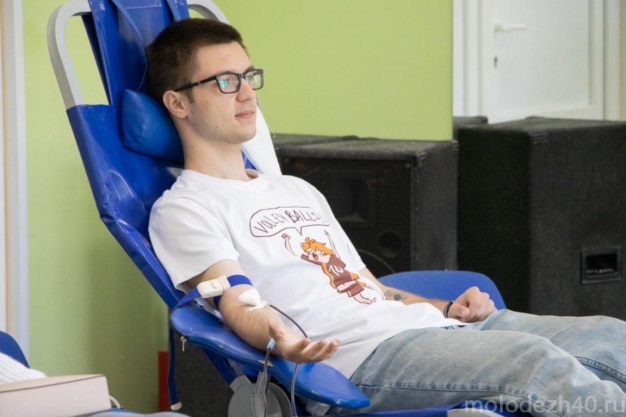 Более 7 литров крови сдали добровольцы на донорской акции