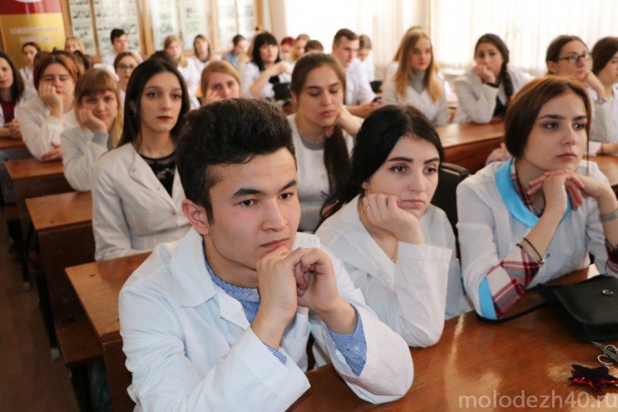 Лечебные учреждения региона с надеждой ждут очередной выпуск Калужского медицинского колледжа