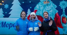 Волонтеры Победы встретили поезд Деда Мороза