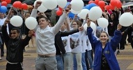 Празднование Дня России в Калуге началось с зажигательного флэшмоба
