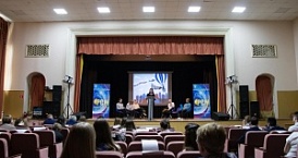 Школьники Калужской области спорили о политике