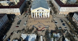 Молодёжный флешмоб в честь Крымской весны пошел в Калуге