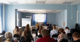 В ОМЦ обсуждали меры социальной поддержки молодых педагогов 